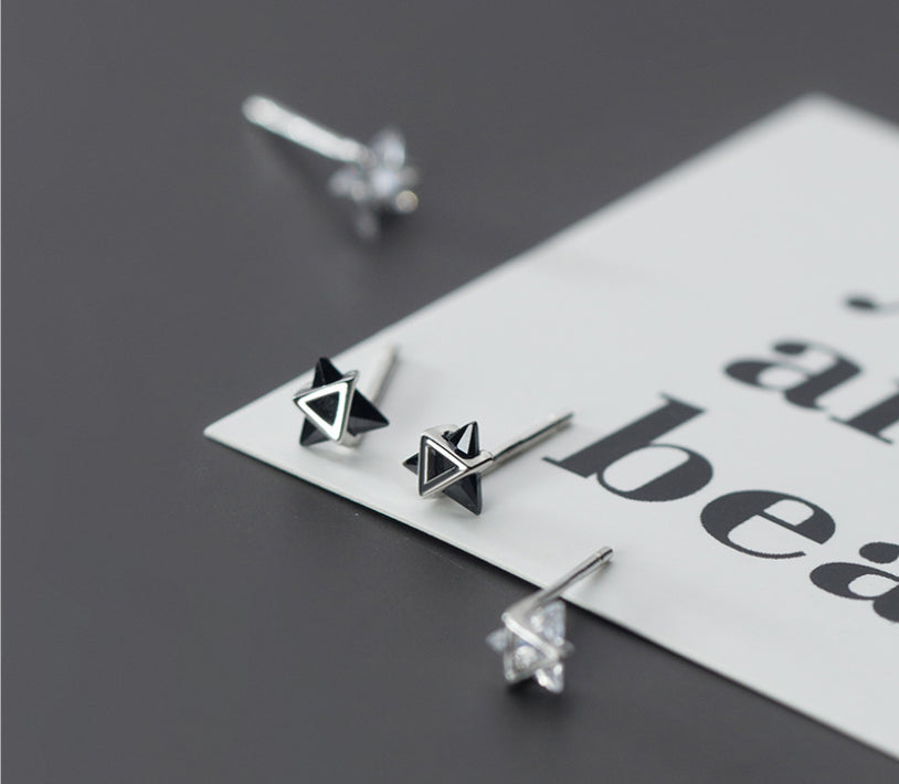 S925 Silver Earrings Female Japanese Style Diamond-studded Triangle Personality Cute Geometric Ear Jewelry - Málle