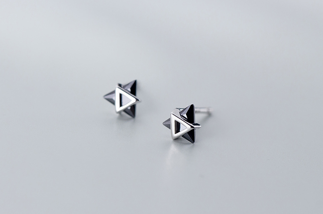 S925 Silver Earrings Female Japanese Style Diamond-studded Triangle Personality Cute Geometric Ear Jewelry - Málle