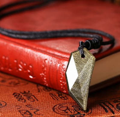 Natural Sands Obsidian Calendula Wolf Tooth Pendant - Málle